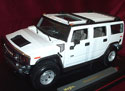 2003 Hummer H2 SUV - White (Maisto) 1/18