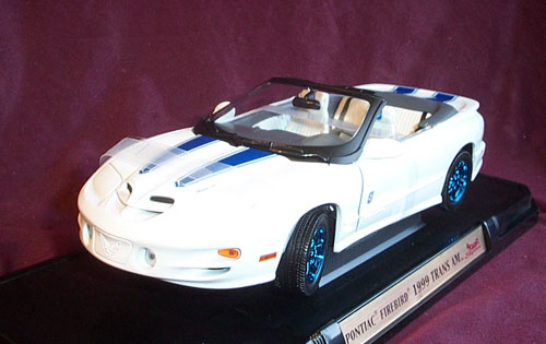 1999 Pontiac Firebird Trans Am - White (YatMing) 1/18