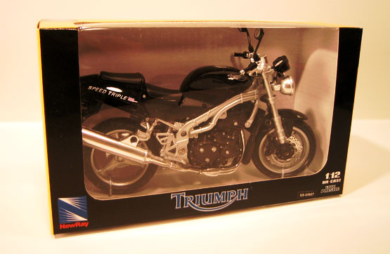 Triumph Speed Triple - Black (NewRay) 1/12