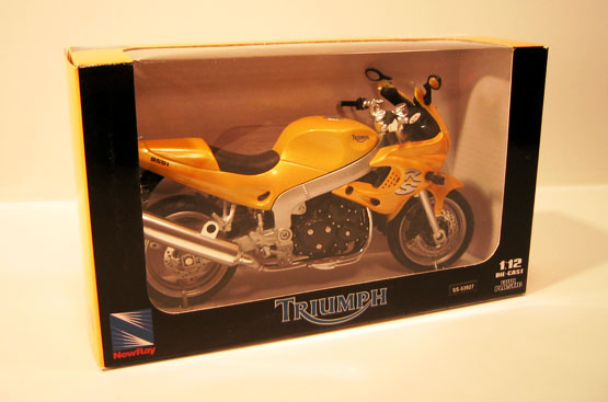 Triumph 955i RS Motorcycle - Yellow (NewRay) 1/12