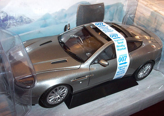 2003 Aston Martin Vanquish V12 - James Bond 'Die Another Day' (Ertl) 1/18