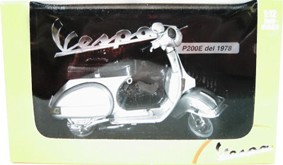 1978 Vespa P200E Scooter - Silver (NewRay) 1/12