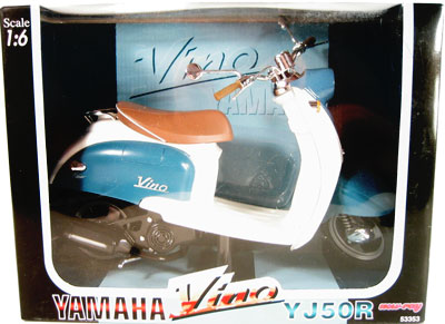 Yamaha Vino YJ50R Scooter (NewRay) 1/6