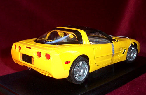 1999 Chevrolet Corvette C5 Coupe - Yellow (Welly) 1/18