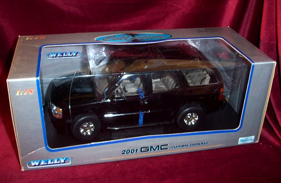 2001 GMC Yukon Denali - Black (Welly) 1/18