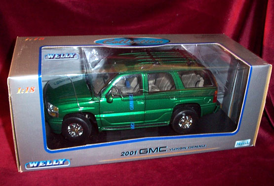 2001 GMC Yukon Denali - Green (Welly)