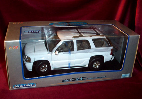 2001 GMC Yukon Denali - White (Welly) 1/18 diecast car scale model