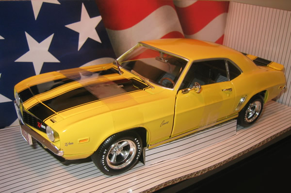 1969 Chevy Camaro Z28 - Daytona Yellow (Ertl) 1/18