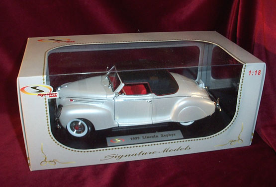 1939 Lincoln Zephyr - Egg Shell White (Signature) 1/18